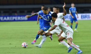 banjir-pemain-asing-di-super-league,-pemain-lokal-hanya-jadi-pelengkap? banjir-pemain-asing-di-super-league,-pemain-lokal-hanya-jadi-pelengkap?