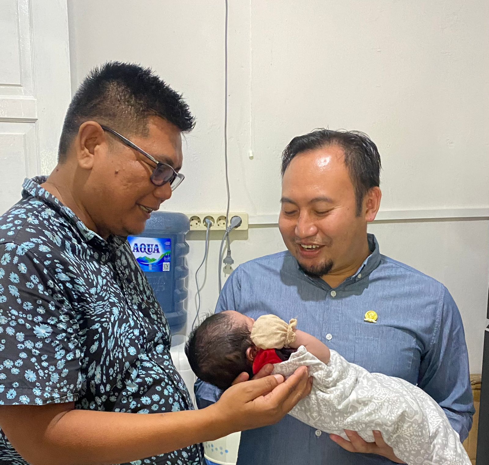 rahmat-saleh-rapal-doa-supaya-kelak-aksara-menjadi-anggota-dpr-ri