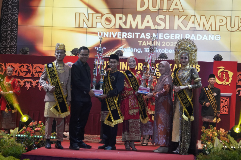 jullyanda-fajar-pratama-dan-salsabila-tri-rahmi-terpilih-jadi-uda-uni-duta-informasi-kampus-unp-2025