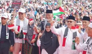 bawa-pesan-kemanusiaan,-ketua-dprd-sumbar-muhidi-ikut-aksi-bela-palestina