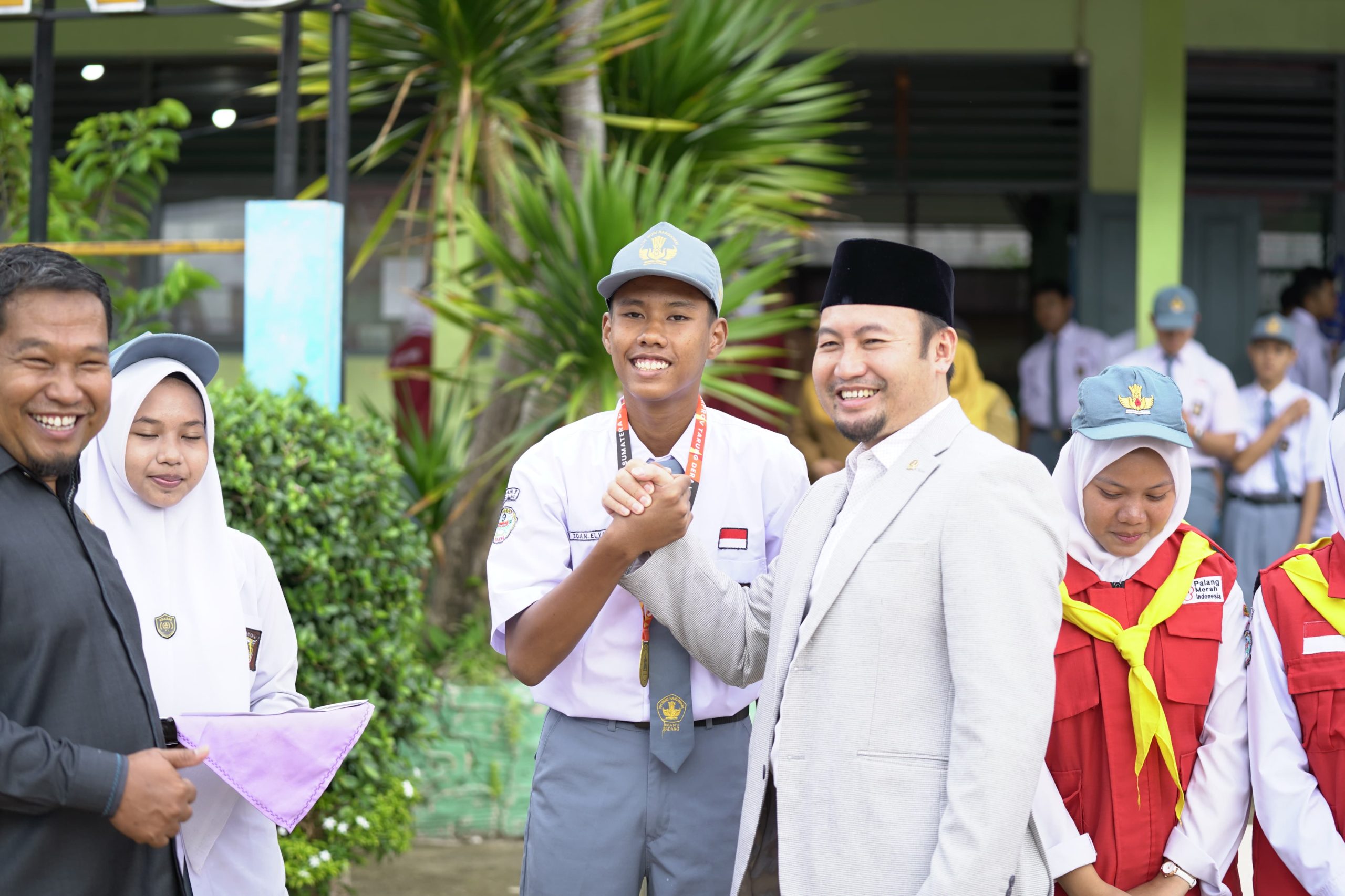 motivasi-siswa-sma-9-padang,-rahmat-saleh:-bangun-karakter-dan-jaga-perilaku