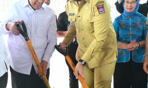 walikota-padang-letakan-batu-pertama-proyek-renovasi-hotel-bumi-minang
