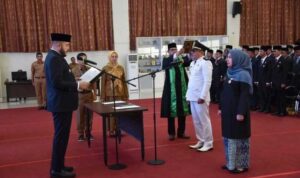 walikota-padang-mutasi-122-pejabat-eselon-iii-dan-iv