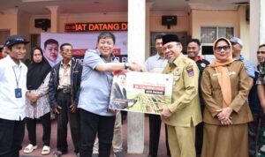 dorong-swasembada-pangan,-kelompok-tani-kota-padang-diberikan-bantuan-alsintan