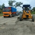 ruas-jalan-lintas-sumatera-km-3-pulau-punjung-dharmasraya-diperbaiki