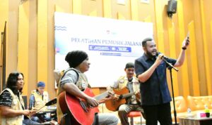 walikota-padang-fadly-amran-tutup-kegiatan-pelatihan-pemusik-jalanan walikota-padang-fadly-amran-tutup-kegiatan-pelatihan-pemusik-jalanan