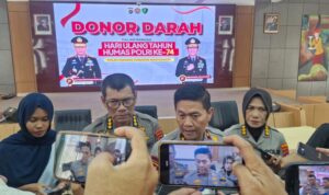 peringati-hari-humas-polri-ke-74,-polda-sumbar-gelar-donor-darah peringati-hari-humas-polri-ke-74,-polda-sumbar-gelar-donor-darah