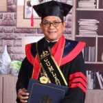 raih-cumlaude,-john-kenedy-azis-sandang-gelar-doktor