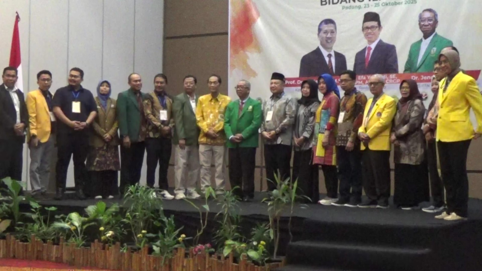 puluhan-dekan-ilmu-sosial-wilayah-barat-berkumpul-di-padang