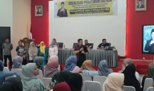 ratusan-warga-padang-ikuti-sosper-perlindungan-koperasi-dan-umkm-oleh-iqra-chissa ratusan-warga-padang-ikuti-sosper-perlindungan-koperasi-dan-umkm-oleh-iqra-chissa