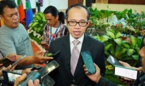 gubernur-mahyeldi-dan-rektor-efa-yonnedi-ajak-alumni-bersatu,-kongres-vii-ika-unand-ditetapkan-29-november-2025