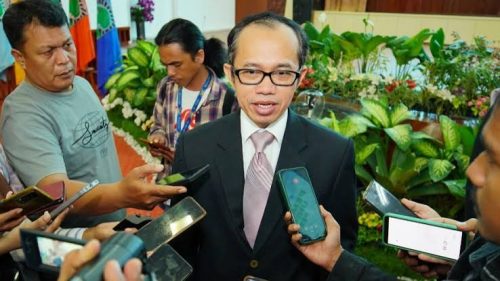 gubernur-mahyeldi-dan-rektor-efa-yonnedi-ajak-alumni-bersatu,-kongres-vii-ika-unand-ditetapkan-29-november-2025