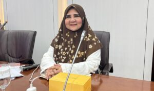 lindungi-konsumen-dan-lingkungan,-nevi-zuairina-dukung-kementerian-esdm-evaluasi-izin-amdk