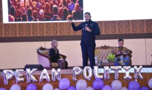walikota-padang-jadi-narasumber-dalam-pekan-politik-viii-fisip-unand