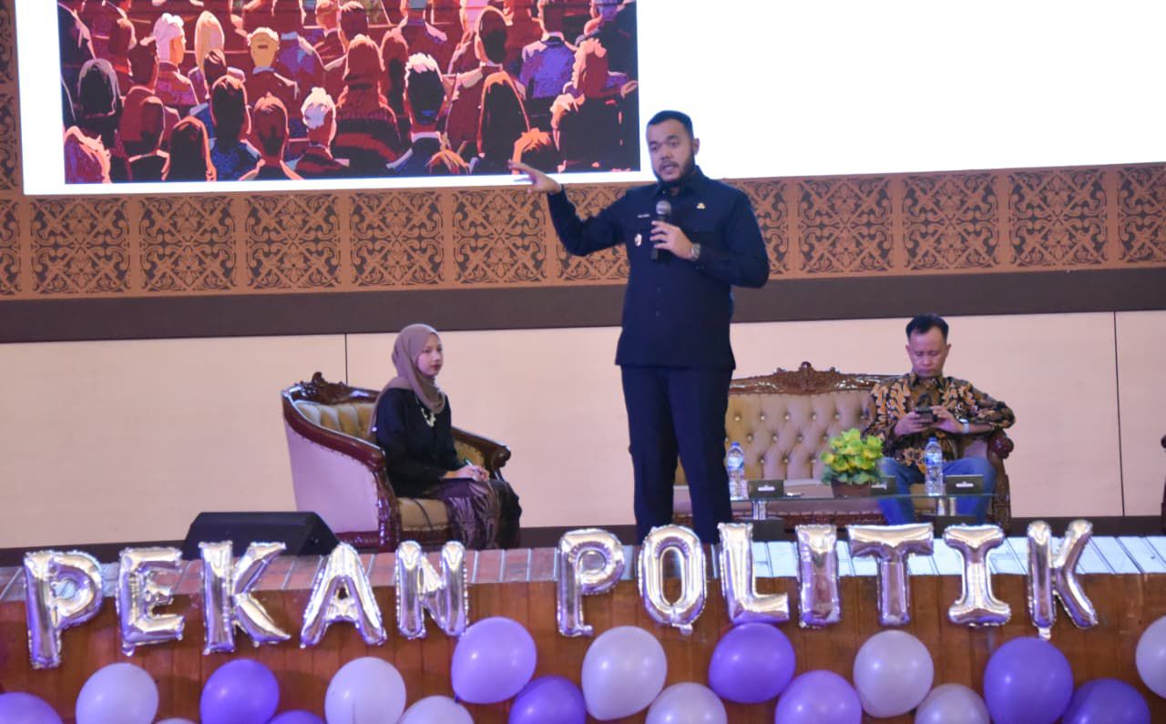 walikota-padang-jadi-narasumber-dalam-pekan-politik-viii-fisip-unand