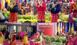 sendratasik-chamber-orchestra-guncang-malam-puncak-dies-natalis-unp-ke-71-tahun-2025