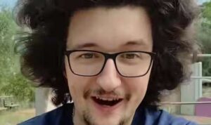 siapkan-tukang-cukur-terdekat!-setelah-387-hari,-fans-ini-bakal-potong-rambut-usai-mu-dekati-5-kemenangan-beruntun