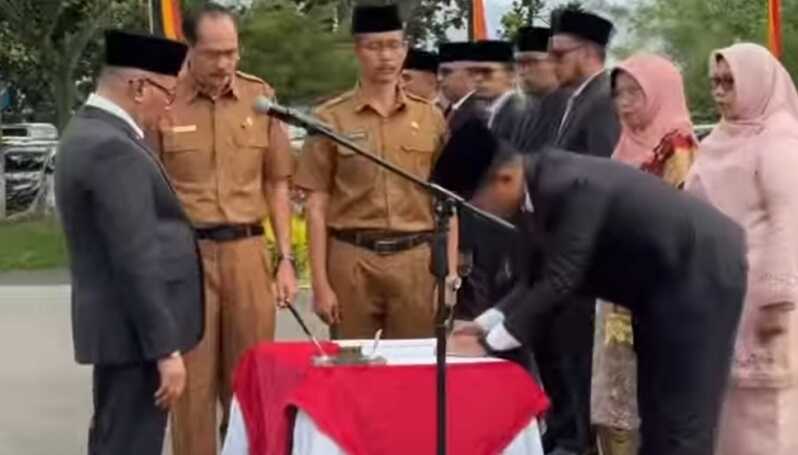 gebrakan-akhir-bulan,-walikota-bukittinggi-lantik-19-pejabat-baru