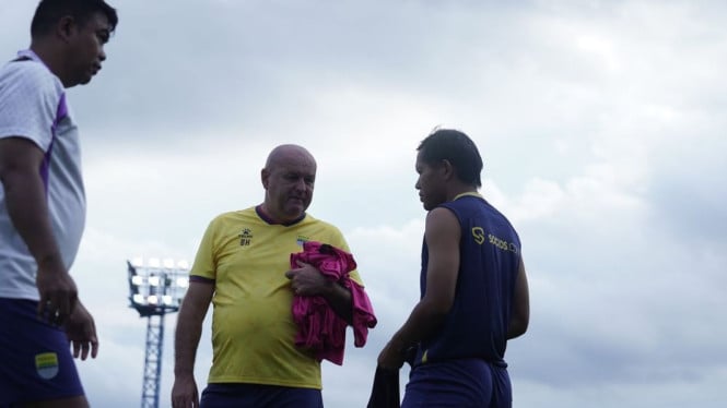 saddil-ramdani-kecewa-saat-diganti,-begini-respon-bojan-hodak