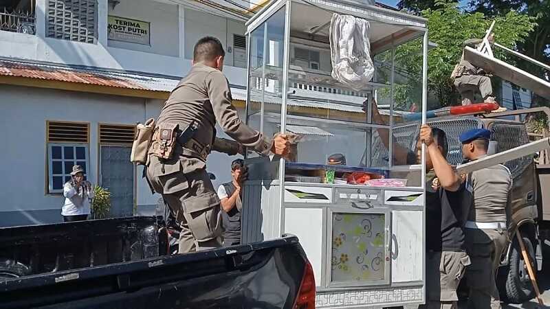 satpol-pp-padang-kembali-tertibkan-bangli-di-cenderawasih