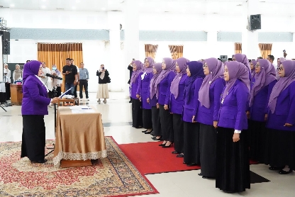 ny.lise-eka-putra-lantik-ketua-tp-posyandu-kecamatan-dan-nagari-se-tanah-datar