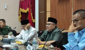 ketua-dprd-sumbar-muhidi-sampaikan-isu-tka-ilegal-dan-geotermal-tandikek-singgalang-dalam-rapat-forkopimda ketua-dprd-sumbar-muhidi-sampaikan-isu-tka-ilegal-dan-geotermal-tandikek-singgalang-dalam-rapat-forkopimda
