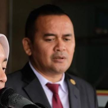 bantah-adanya-pelecehan,-robi-suhendra:-saat-dipersilahkan-duduk,-plt-ketua-pwi-dharmasraya-bilang-“nanti-saja”