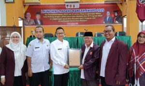 300-mahasiswa-unnes-aai-kawal-penilaian-lomba-padang-rancak-award-2025 300-mahasiswa-unnes-aai-kawal-penilaian-lomba-padang-rancak-award-2025