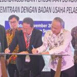 ketua-apbmi-sumbar-m-tauhid-tandatangani-mou-dengan-pelindo-regional-2-teluk-bayur