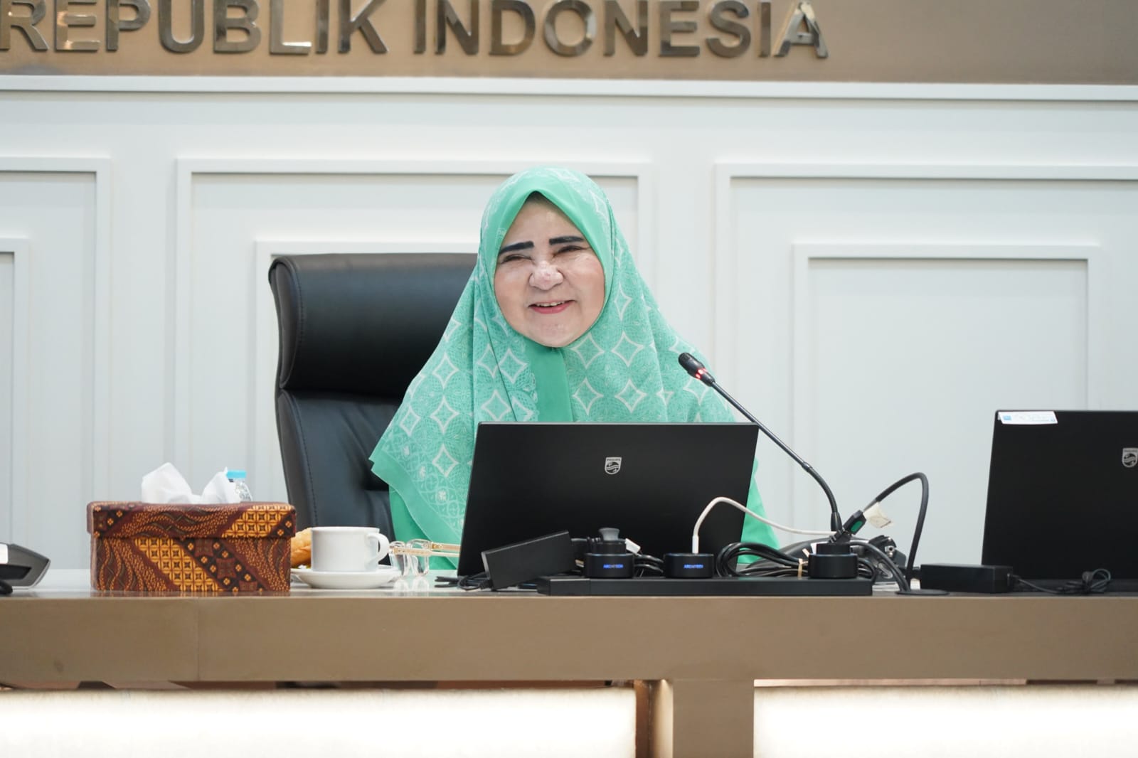 bertemu-bupati-agam,-nevi-zuairina:-kolaborasi-pemda-dengan-pusat-agar-program-pembangunan-efektif