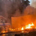 monumen-kapal-wisata-siti-nurbaya-di-batang-arau-terbakar