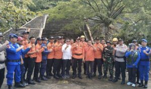 bupati-pessel-ingatkan-pentingnya-kegiatan-simulasi-gempa-dan-tsunami bupati-pessel-ingatkan-pentingnya-kegiatan-simulasi-gempa-dan-tsunami