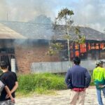 rumah-alimzen-di-koto-hilalang-ampek-angkek-hangus-terbakar