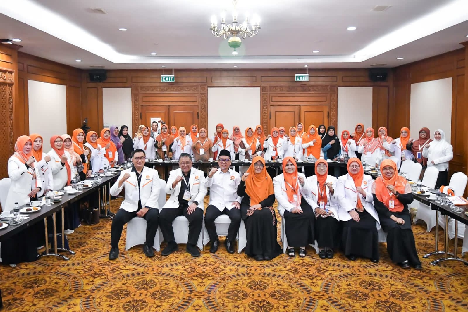 di-forum-ispimda,-hj.-nevi-zuairina-sampaikan-keluarga-pejabat-publik-harus-jadi-basis-kaderisasi-dan-pelayanan