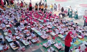 300-murid-tk/paud-tilatang-kamang-ikuti-lomba-mewarnai 300-murid-tk/paud-tilatang-kamang-ikuti-lomba-mewarnai