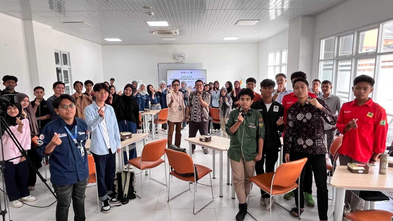 wartawan-senior-pwi-sumbar-emil-mahmudsyah-paparkan-”-kode-etik-konten-digital”-di-pnp.