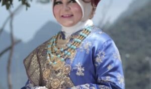 hj.-nevi-zuairina-bangga,-perempuan-minang-rahmah-el-yunusiyyah-dianugerahi-gelar-pahlawan-nasional