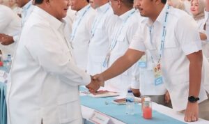 wagub-vasko-ruseimy:-presiden-prabowo-komitmen-membangun-tanpa-sekat-politik wagub-vasko-ruseimy:-presiden-prabowo-komitmen-membangun-tanpa-sekat-politik