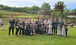 hj.-nevi-zuairina:-ayah-adalah-teladan-tangguh-dan-penopang-keluarga hj.-nevi-zuairina:-ayah-adalah-teladan-tangguh-dan-penopang-keluarga