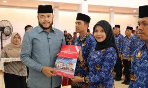 wako-fadly-amran-ambil-sumpah-pns-ikatan-dinas-dan-serahkan-sk-pppk-paruh-waktu