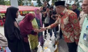 pemko-bukittinggi-dan-bulog-salurkan-bantuan-pangan pemko-bukittinggi-dan-bulog-salurkan-bantuan-pangan