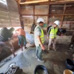 kolaborasi-unp-dan-bank-nagari-wujudkan-aksi-bedah-rumah