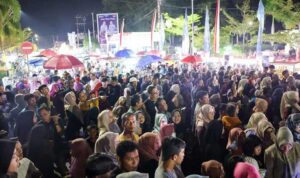 bermalam-mingguan-di-balai-kota-pariaman-geliatkan-umkm-dan-hiburan-masyarakat bermalam-mingguan-di-balai-kota-pariaman-geliatkan-umkm-dan-hiburan-masyarakat