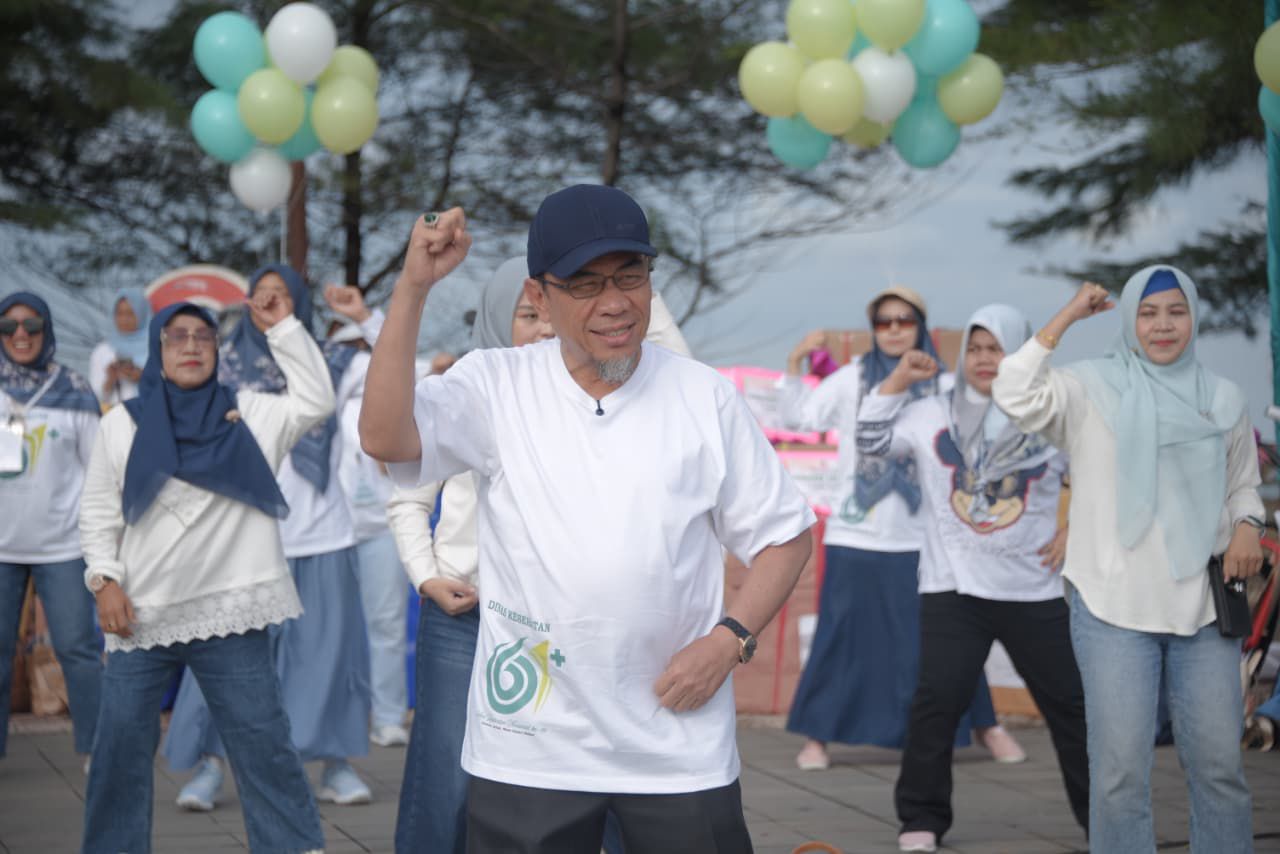 wakil-walikota-padang-hadiri-peringatan-hkn-ke-61,-sehat-itu-sangat-berharga