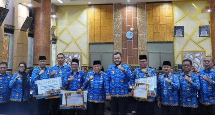 rapat-bulanan,-walikota-padang-evaluasi-kinerja-opd