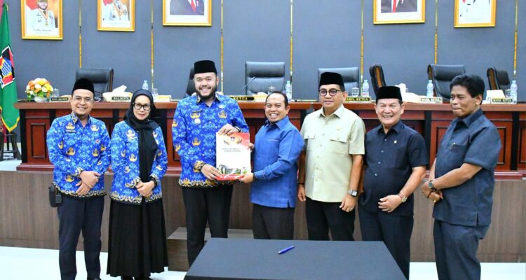 dprd-kota-padang-tetapkan-perda-pengelolaan-aset-dan-susunan-perangkat-daerah