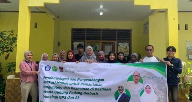 universitas-bung-hatta-hadirkan-aplikasi-pemantauan-pengunjung-berbasis-gps-dan-ai-di-gunuang-padang