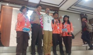 sekwan-maifrizon-terima-kunjungan-puluhan-anggota-pramuka-sumbar,-paparkan-tupoksi-anggota-dewan