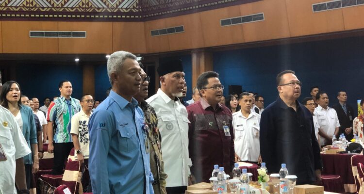 gubernur-mahyeldi:-perubahan-ekonomi-global-menuntut-sumbar-bergerak-lebih-inovatif