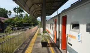 sejarah-berlanjut:-dari-rel-industri-pauh-lima-kini-menjadi-simpul-layanan-kereta-api-bagi-masyarakat sejarah-berlanjut:-dari-rel-industri-pauh-lima-kini-menjadi-simpul-layanan-kereta-api-bagi-masyarakat